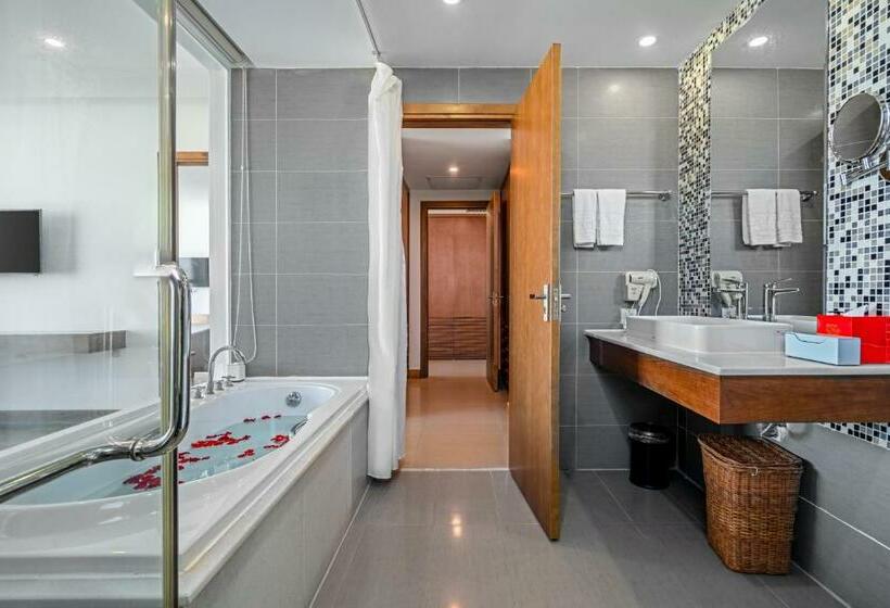 سوییت, Royal Lotus Hotel Danang