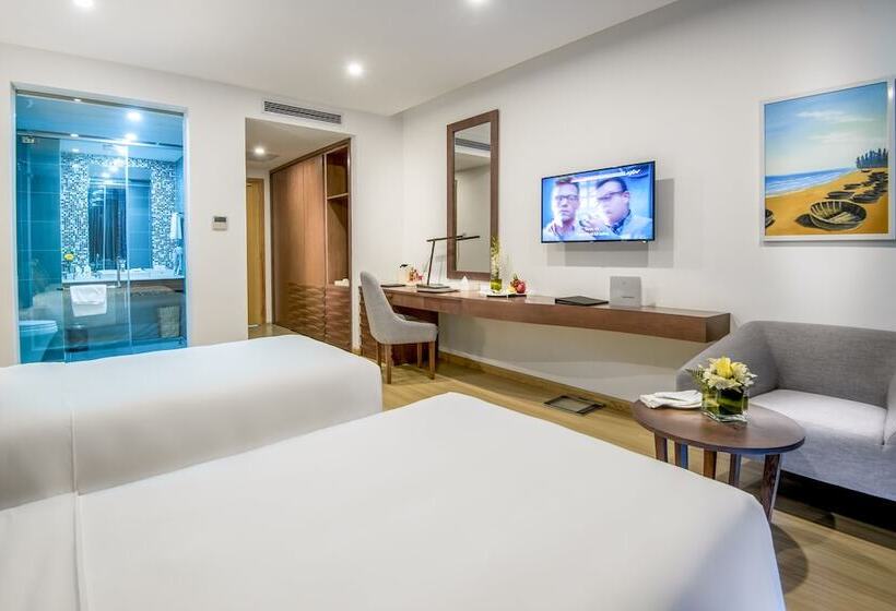 اتاق لوکس با چشم‌انداز دریا, Royal Lotus Hotel Danang