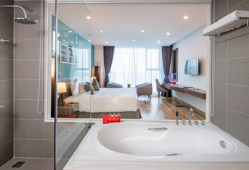 اتاق لوکس با چشم‌انداز دریا, Royal Lotus Hotel Danang