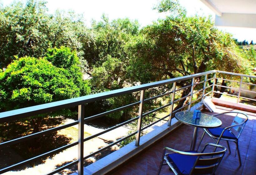 Апартаменты 2 Спальни, Salonikiou Beach Deluxe Apartments
