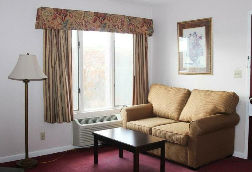 Полулюкс, The Lucerne Inn