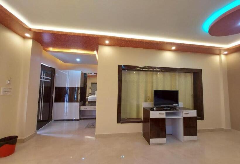 Трехместный Номер Стандарт Вид на Сад, Sweet Dream Beach Resort !! 50 Mts From Beach ! Peaceful Room With Garden View Free Parking !!
