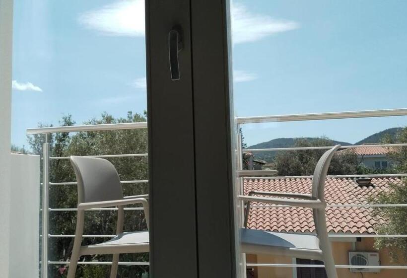 バルコニー付きスタンダードルーム, Villa Est