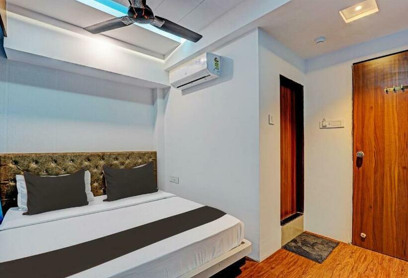 اتاق کلاسیک سه تخته, Collection O Hotel Swarg