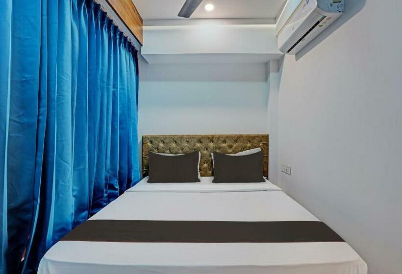 اتاق کلاسیک سه تخته, Collection O Hotel Swarg