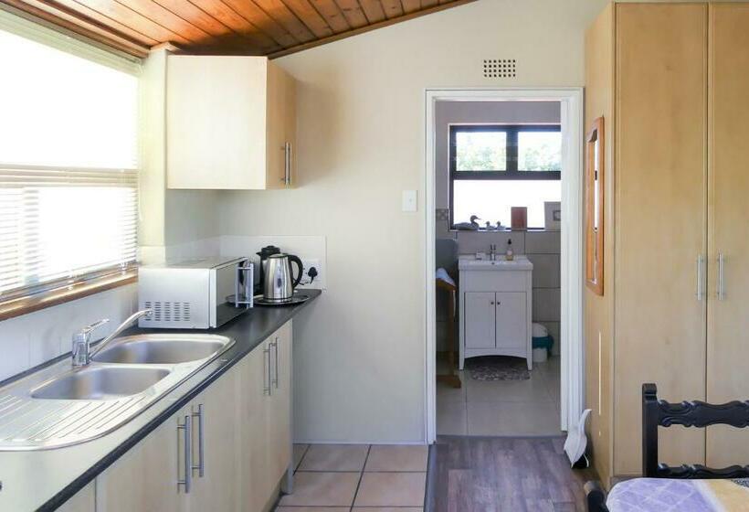 Номер Стандарт Вид на Горы, Shalom Self Catering