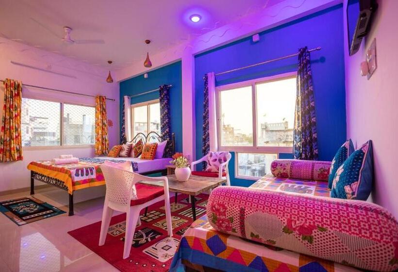 اتاق لوکس خانوادگی, Krishna Stay Guest House