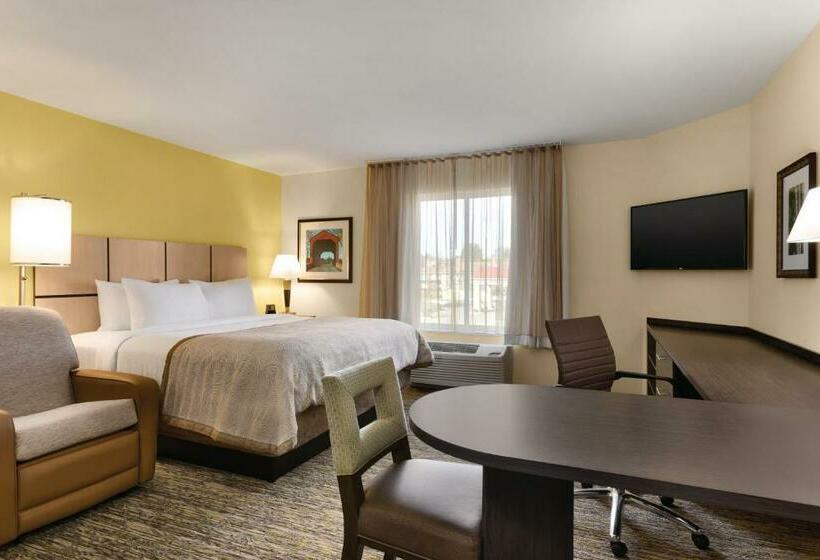 キングサイドベッドのスタンダードワンルーム, Candlewood Suites Vestal   Binghamton, An Ihg