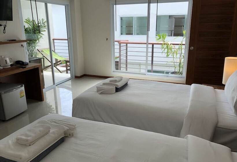 经济型家庭间, Crystal Lamai