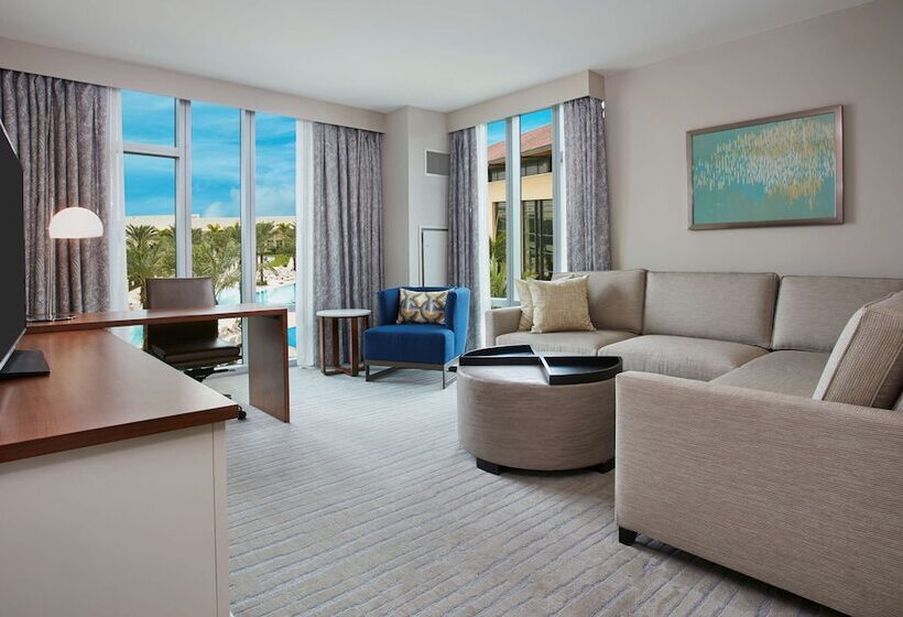 سوئیت پریمیوم با چشم‌انداز استخر, Hilton West Palm Beach