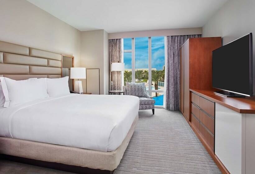 Люкс Премиум Вид на Бассейн, Hilton West Palm Beach