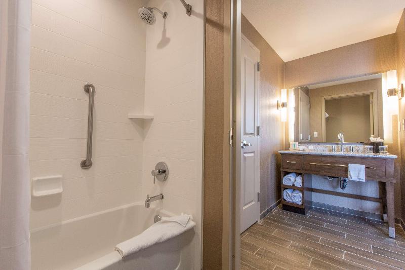 带大床的套房, Homewood Suites Houston Downtown