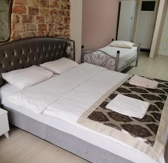 اتاق استاندارد چهار تخته, Istanbul Hotel&guesthouse
