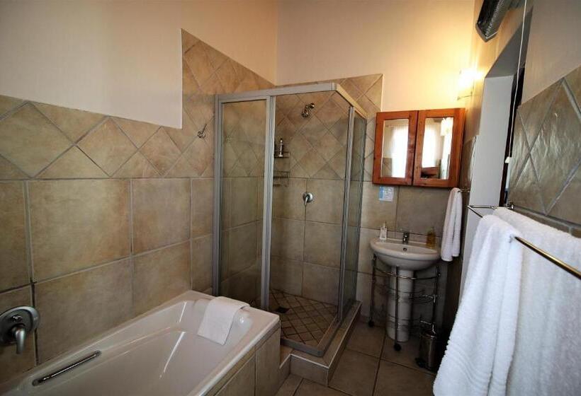 Номер Deluxe с Балконом, Baywatch Guest House