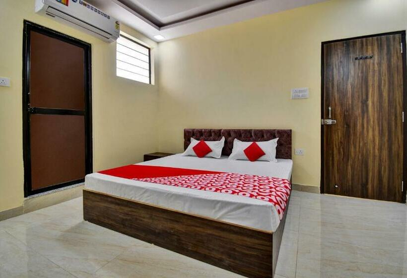 اتاق کلاسیک سه تخته, Oyo Flagship Hotel Prateek