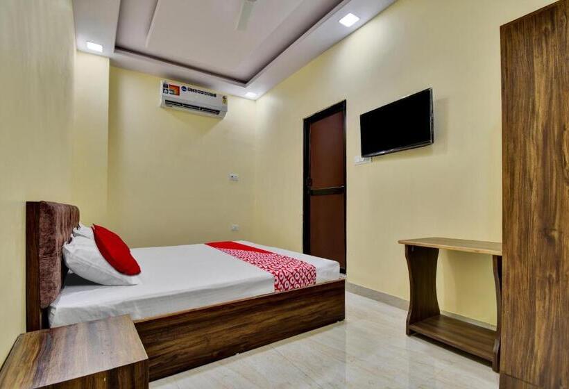 اتاق کلاسیک سه تخته, Oyo Flagship Hotel Prateek