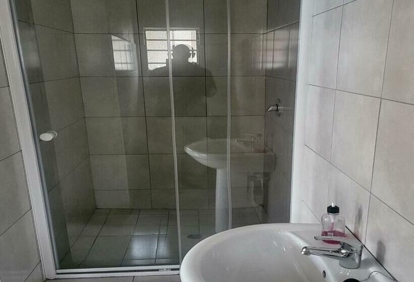 اتاق لوکس با تخت بزرگ, Ka Kokwana Guest House