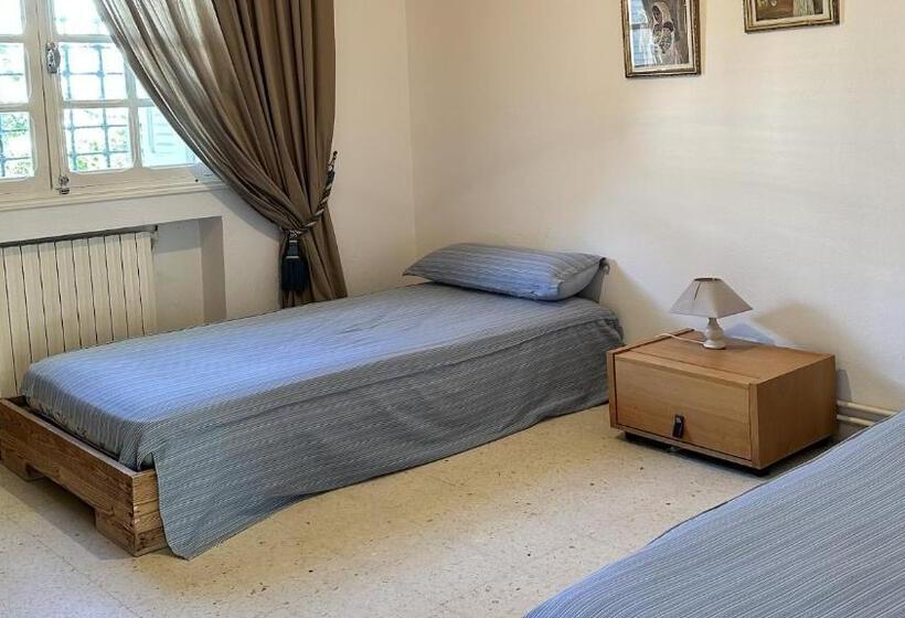 Кровать в Общей Комнате, Blue Beach Hostel