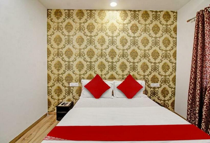Трехместный Номер Классика, Fabhotel Paramount