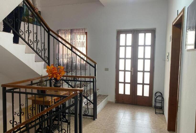 اتاق استاندارد سه تخته با بالکن, Your Home