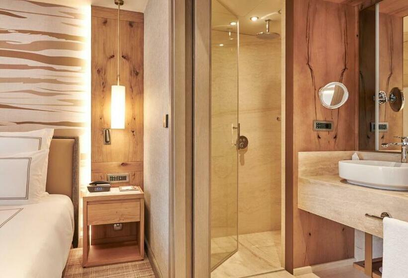 Номер Deluxe Кровать Кинг с Видом, Swissotel Uludag Bursa