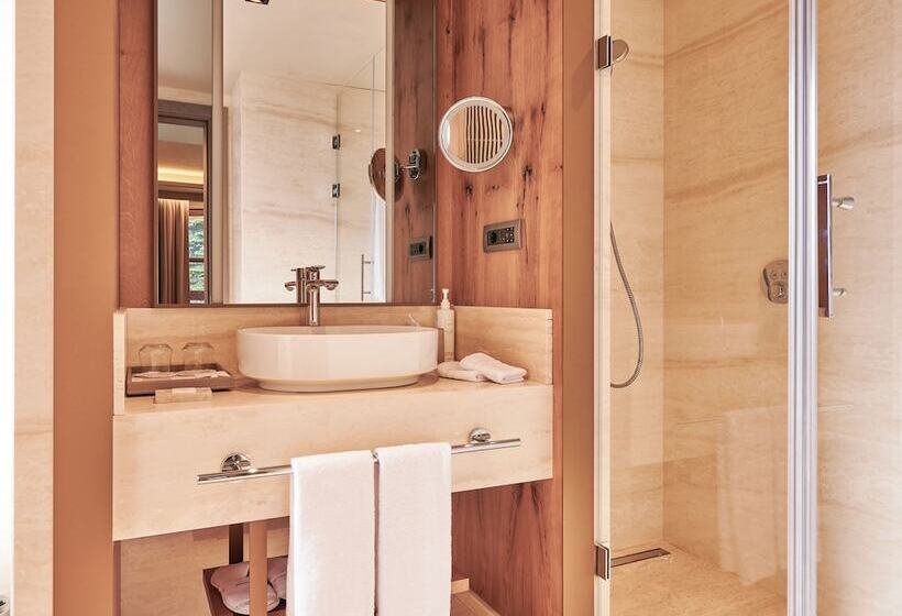 Superior suite with terrace, Swissotel Uludag Bursa