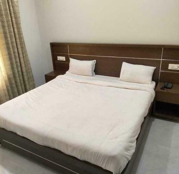 Трехместный Номер Классика, Super Oyo Flagship Hotel Nakshatra