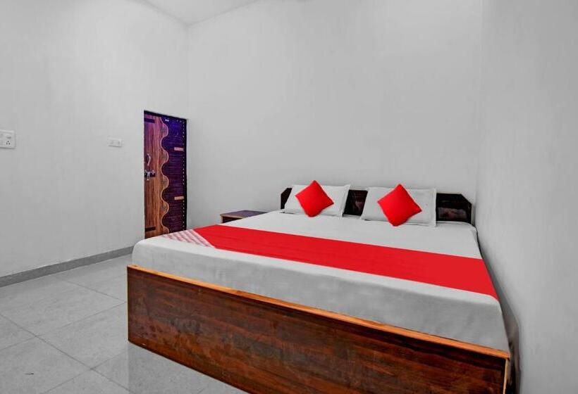 Трехместный Номер Классика, Oyo Flagship Highway Suites