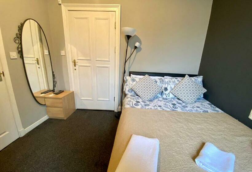 Номер Стандарт, 16 Pilrig Guest House