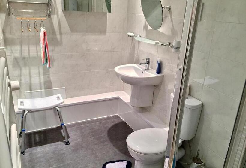 Номер Стандарт, 16 Pilrig Guest House