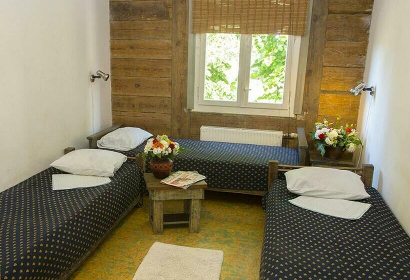 Economy Triple Room, Senliepāja