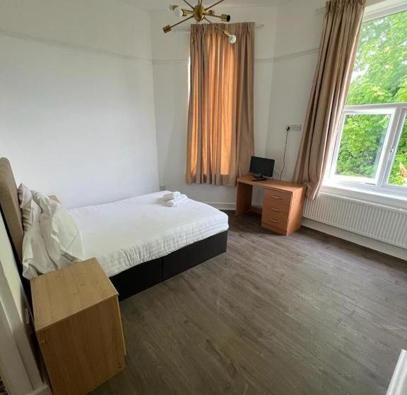 Номер Basic, Crofton House