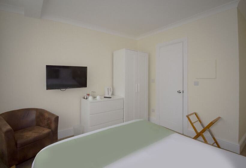 Номер Стандарт, Crofton House