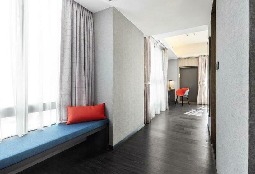 اتاق استاندارد با تخت بزرگ, Holiday Inn Express Kaohsiung Love River, An Ihg