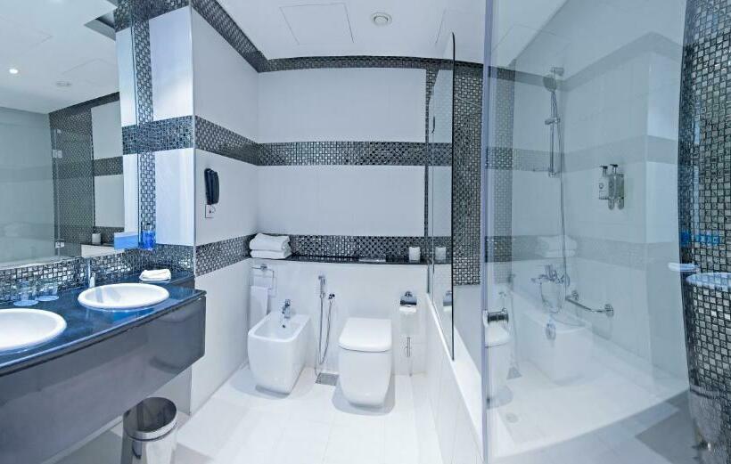 Номер Клуб, Signature 1 Hotel Tecom
