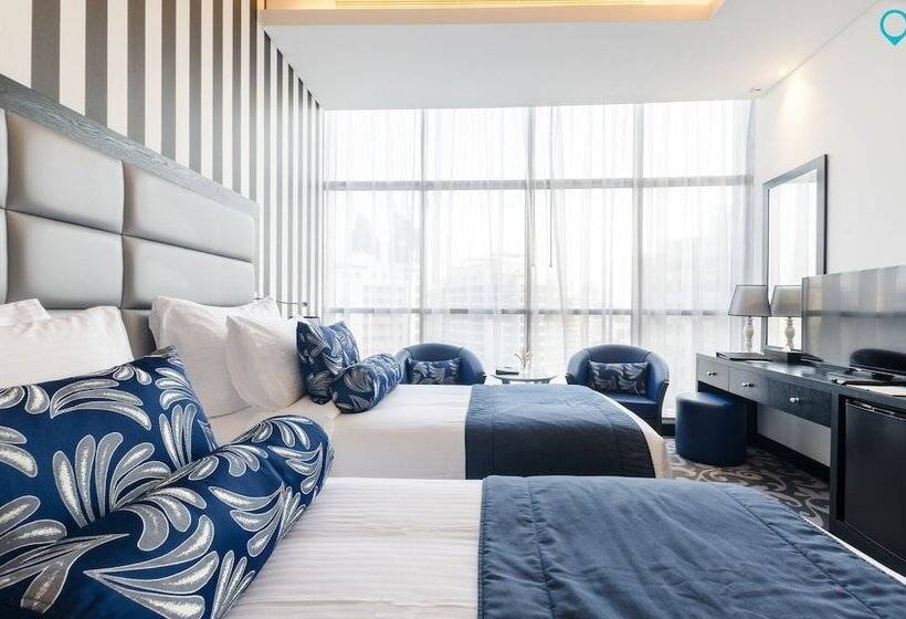 Номер Клуб, Signature 1 Hotel Tecom