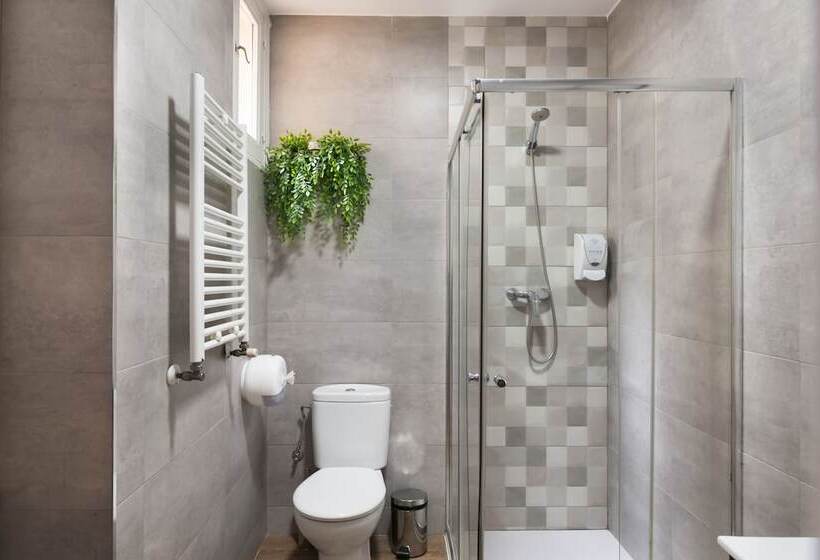 5 Bedroom Apartment, Roisa Centro