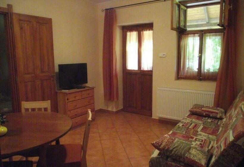 Апартаменты 2 Спальни, Dinnyelaposi Vendégház