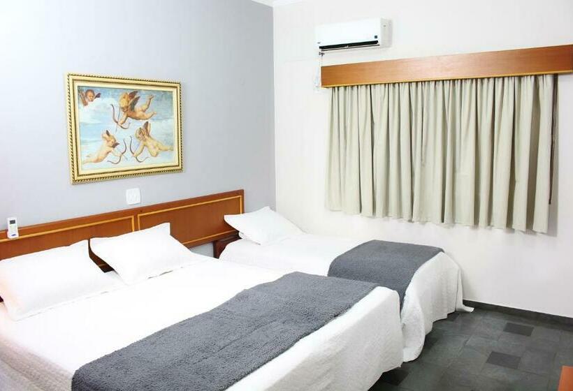 Quarto Triplo Estandar, Arq Inn