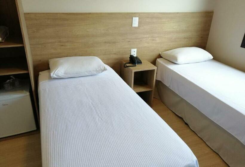 이코노미 룸, Residence Jaguary