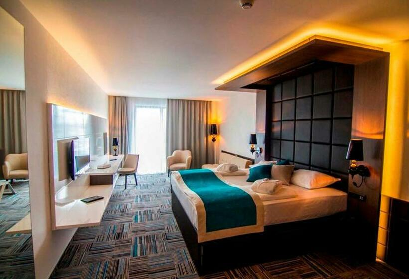 اتاق لوکس با بالکن, Hills Sarajevo Congress & Thermal Spa Resort