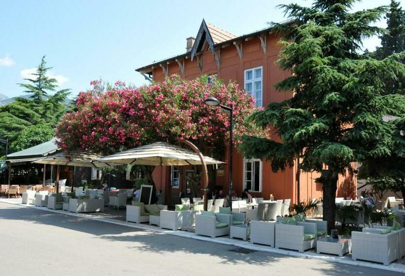 سوییت سوپریور, Le Petit Chateau