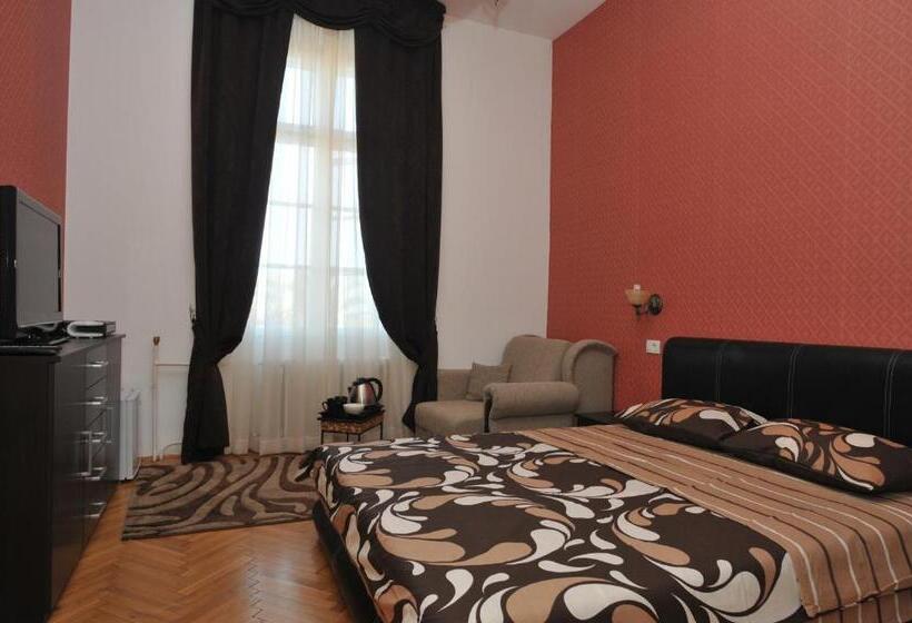 سوییت سوپریور, Le Petit Chateau