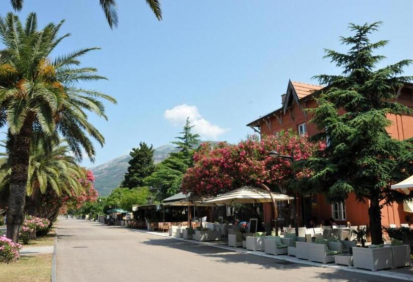 سوییت سوپریور, Le Petit Chateau
