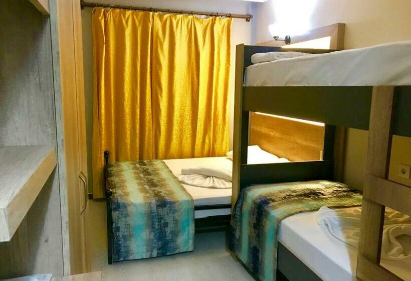 اتاق استاندارد سه نفره, Star Palace