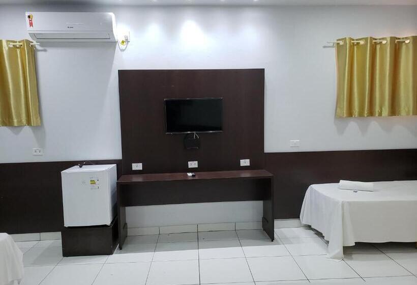 اتاق خانوادگی, New Center