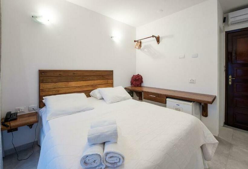 Quarto Estandar com Sacada, Pousada Quatro Estações