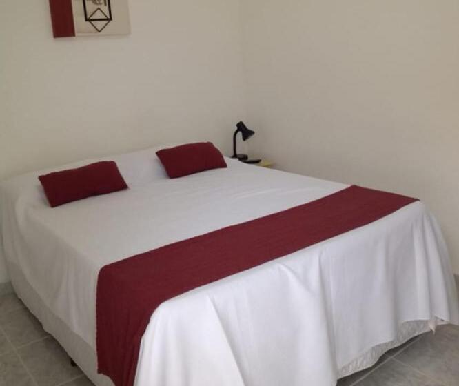 Quarto Estandar, Unibarão Hotel  Próximo As Universidades Unicamp Puc Hospitais  Bancos Restaurantes Praça Capital  S