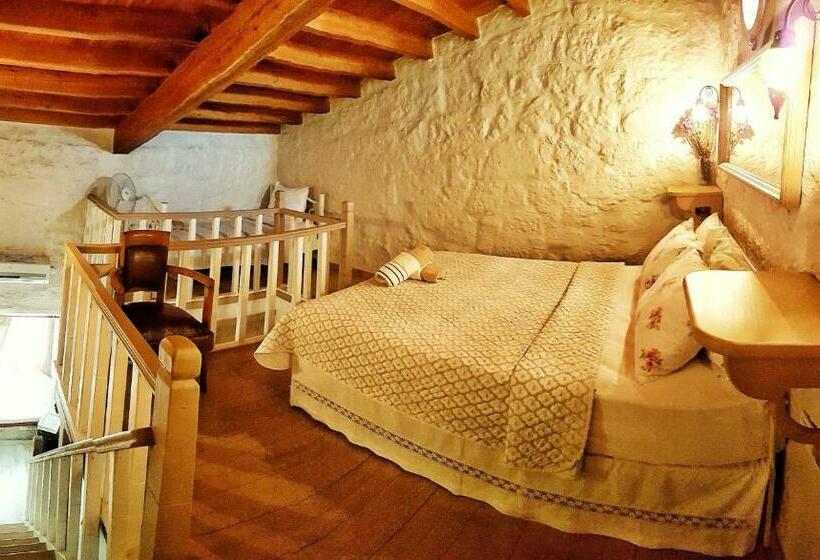 Quarto Quádruplo Deluxe, Lilyum Alaçatı   Taş Ev