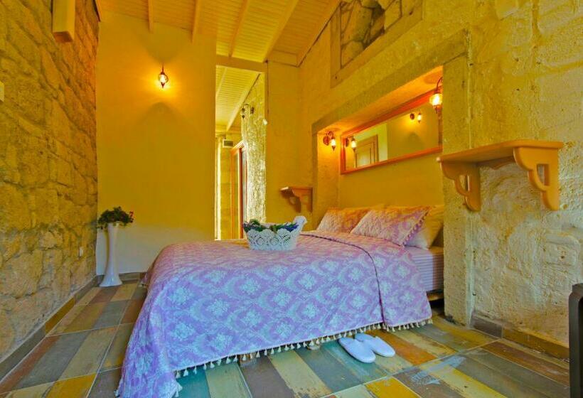 Quarto Deluxe, Lilyum Alaçatı   Taş Ev